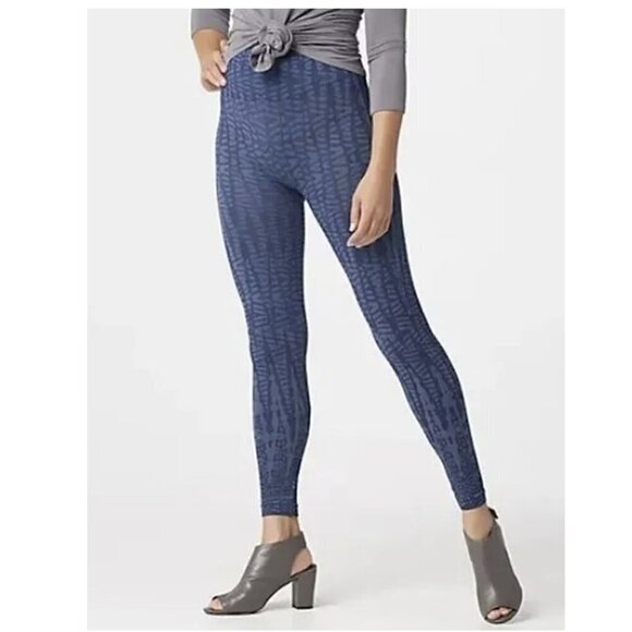 Spanx Look at Me Now Seamless Indigo Geo Leggings - Picture 7 of 8